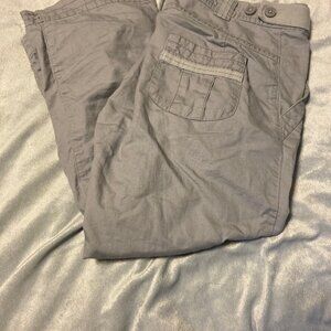 Mountain Hard Wear ~ Gray ~ Size 2